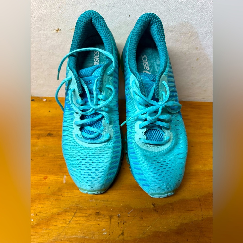 Women’s ASIC sneakers